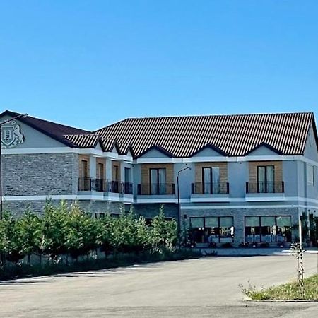 House Of Horses Shtepia E Kuajve Hotel Korce Exterior photo
