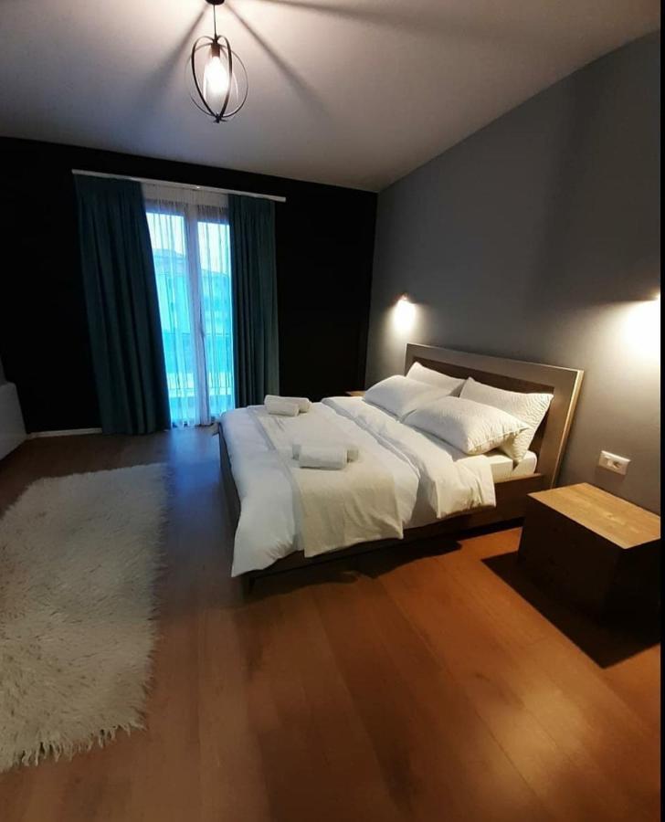House Of Horses Shtepia E Kuajve Hotel Korce Exterior photo